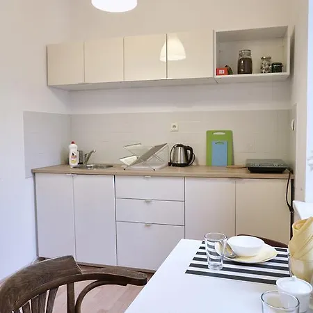Apartman Quiet Studio In City Center *