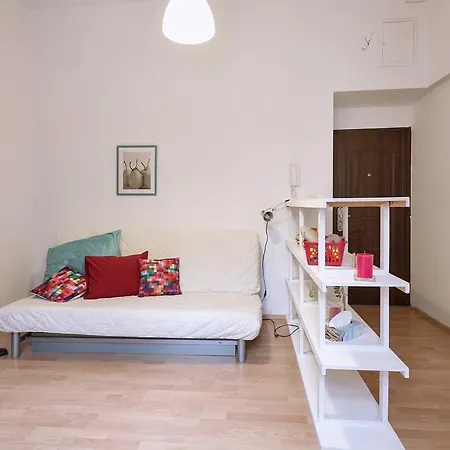 Quiet Studio In City Center Apartman